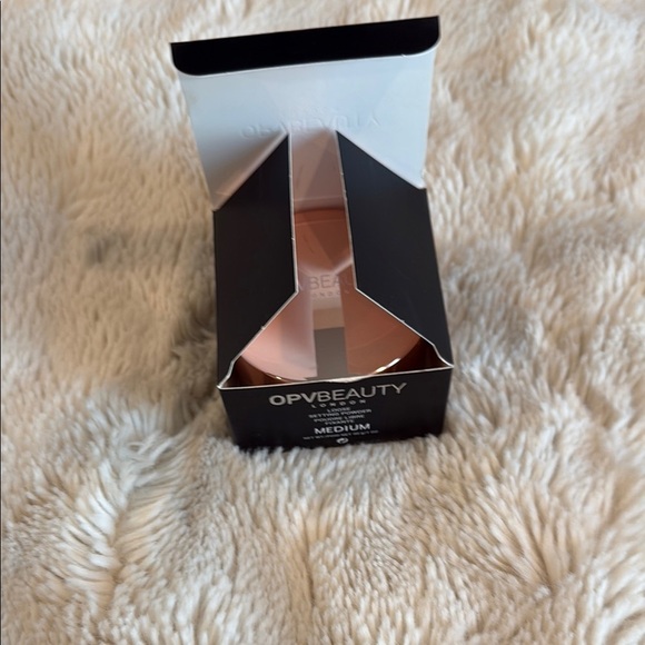 Loose Setting Powder - Medium - Picture 4 of 6